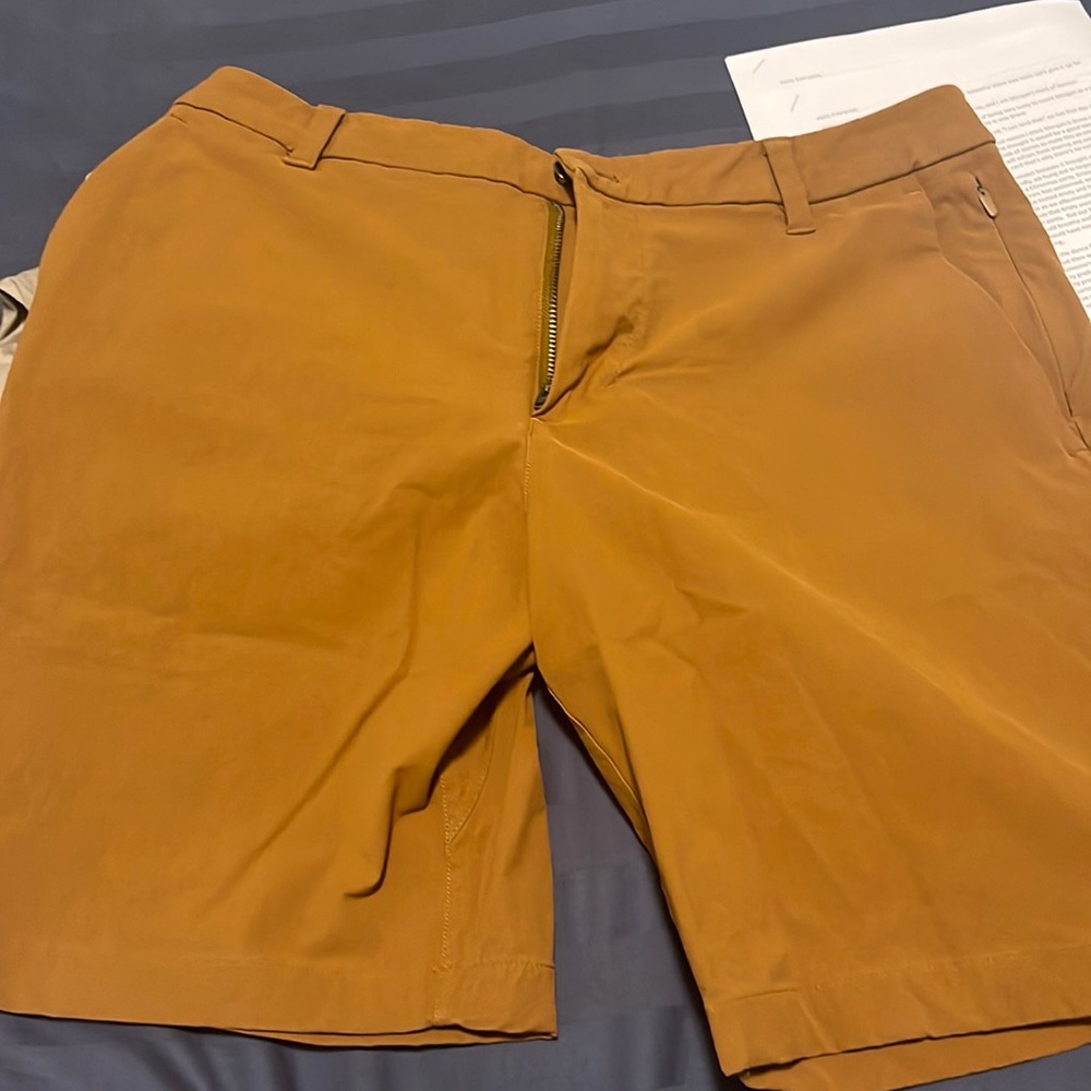 Men's Lulu Lemon Khaki Shorts